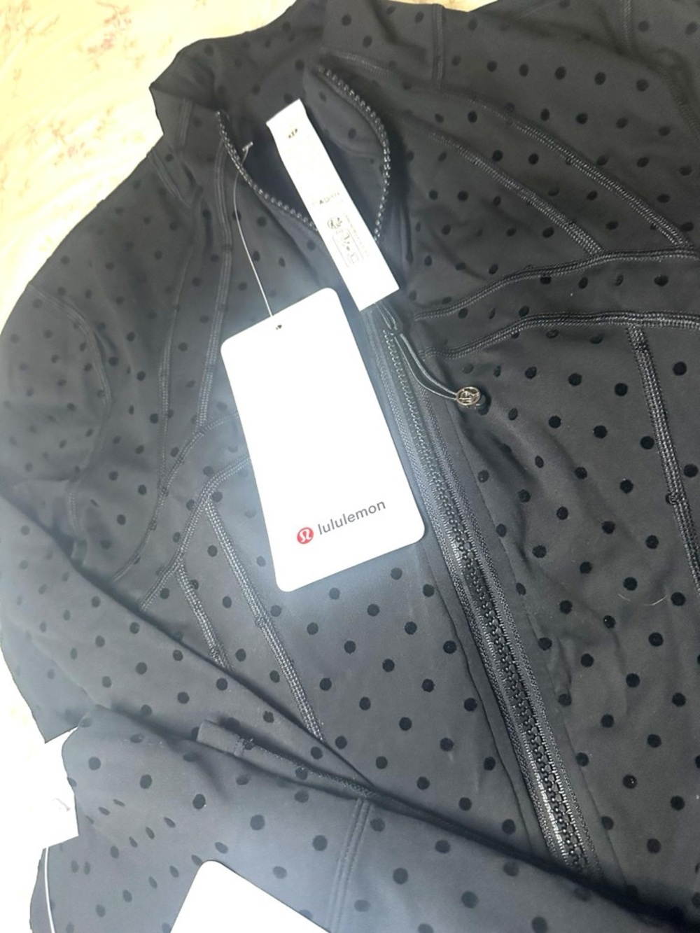 Lululemon define jacket + leggings set - Picture 3 of 4